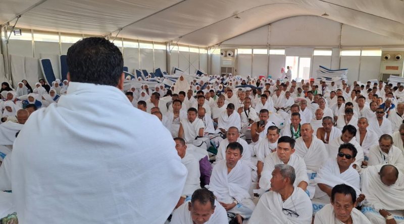 Jemaah Provinsi Jambi Jalani Wukuf di Arafah, Puncak Ibadah Haji Berlangsung Khusyuk Jemaah Provinsi Jambi Jalani Wukuf di Arafah, Puncak Ibadah Haji Berlangsung Khusyuk