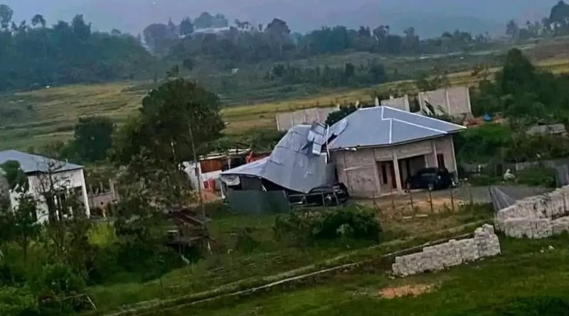 Angin Puting Beliung Terjang Dua Desa di Kabupaten Kerinci, 28 Rumah dan Satu Sekolah Rusak