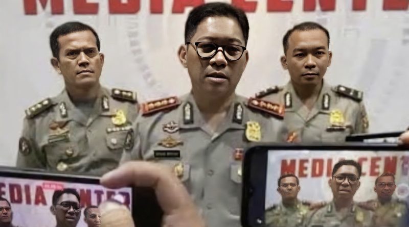 Kasus Penipuan Calo Bintara Capai Rp 28 Miliar, Dua Oknum Polisi POLDA Jambi Resmi Dijatuhi Sanksi PTDH Kasus Penipuan Calo Bintara Capai Rp 28 Miliar, Dua Oknum Polisi POLDA Jambi Resmi Dijatuhi Sanksi PTDH