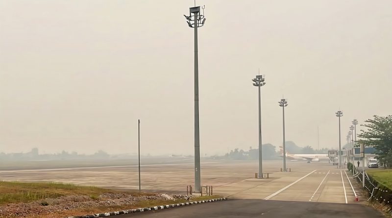 Jarak Pandang Memburuk Akibat Kabut Asap KARHUTLA, Penerbangan di Bandara Sultan Thaha Jambi Terganggu Jarak Pandang Memburuk Akibat Kabut Asap KARHUTLA, Penerbangan di Bandara Sultan Thaha Jambi Terganggu