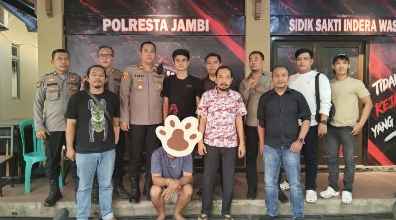 Penganiayaan Maut di Penyengat Rendah Kembali Terjadi, Nyawa Warga Melayang Akibat Sabetan Senjata Tajam Penganiayaan Maut di Penyengat Rendah Kembali Terjadi, Nyawa Warga Melayang Akibat Sabetan Senjata Tajam